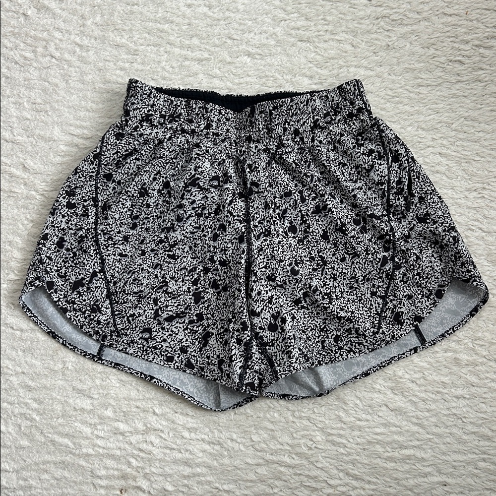 Lululemon Track That 5” Shorts, sz 6